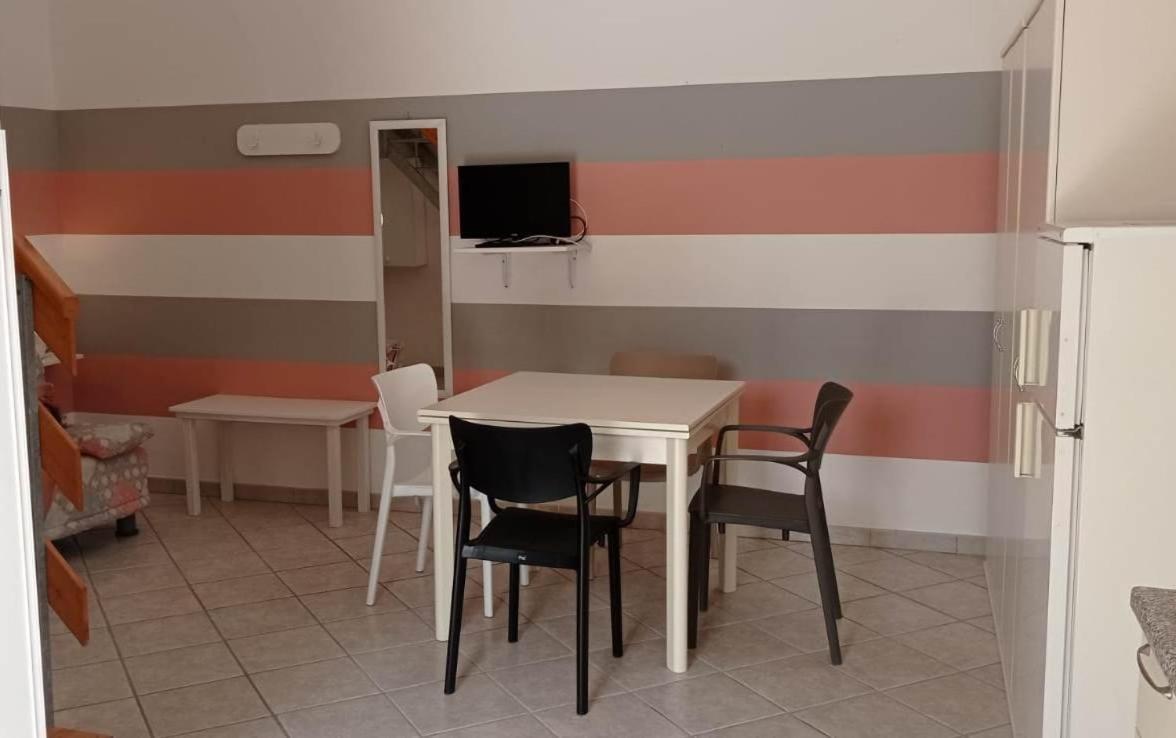 Corte Nel Borgo Apartment Minervino di Lecce Exterior foto